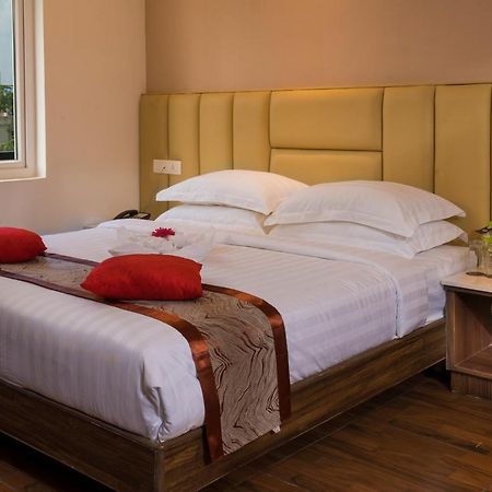 CR Grande by Wyt Hotels Madurai Eksteriør billede