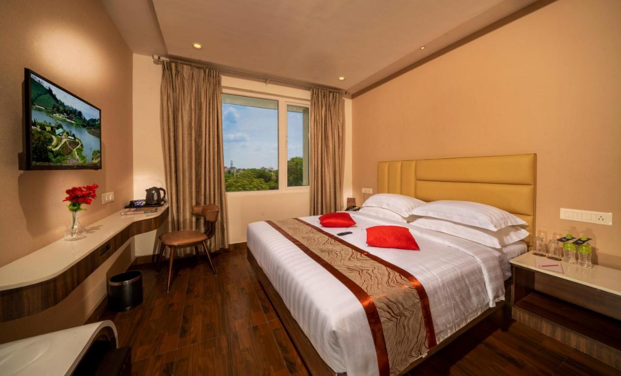 CR Grande by Wyt Hotels Madurai Eksteriør billede